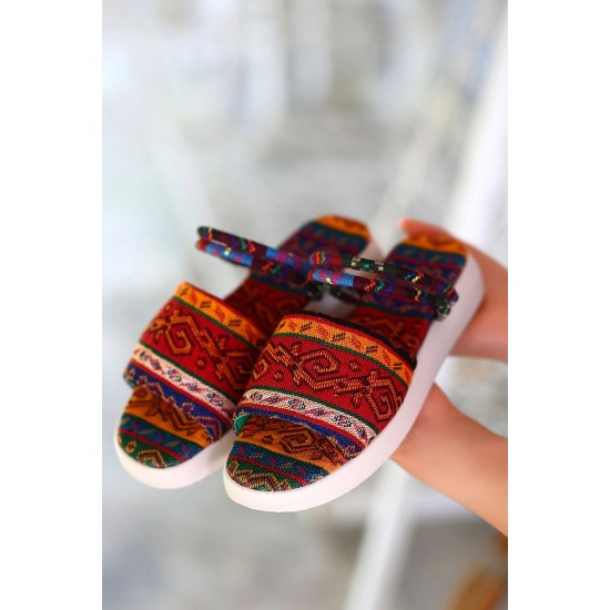 Yoni Kilim Desenli Sandalet